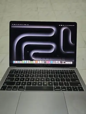 Apple 13 Inch Macbook Pro