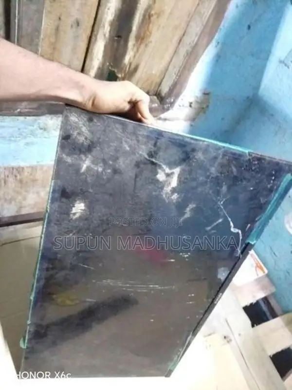 SLE32E810 Singer 32 Inch TV Parts Repair Display Crack - Pilana
