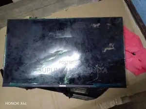 SLE32E810 Singer 32 Inch TV Parts Repair Display Crack - Pilana