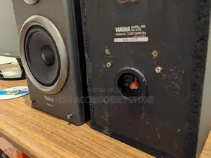 Yamaha Bookshelf Speakers