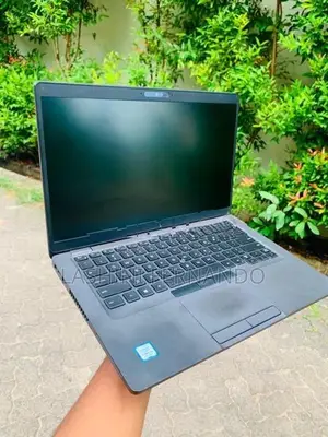Dell 5400 i5 8TH 8GB RAM 256 SSD/14Dis