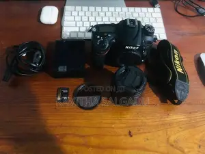 Nikon D7200 DSLR camera with 18-55mm Lens
