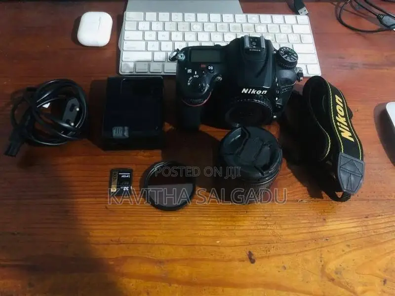 Nikon D7200 DSLR camera with 18-55mm Lens