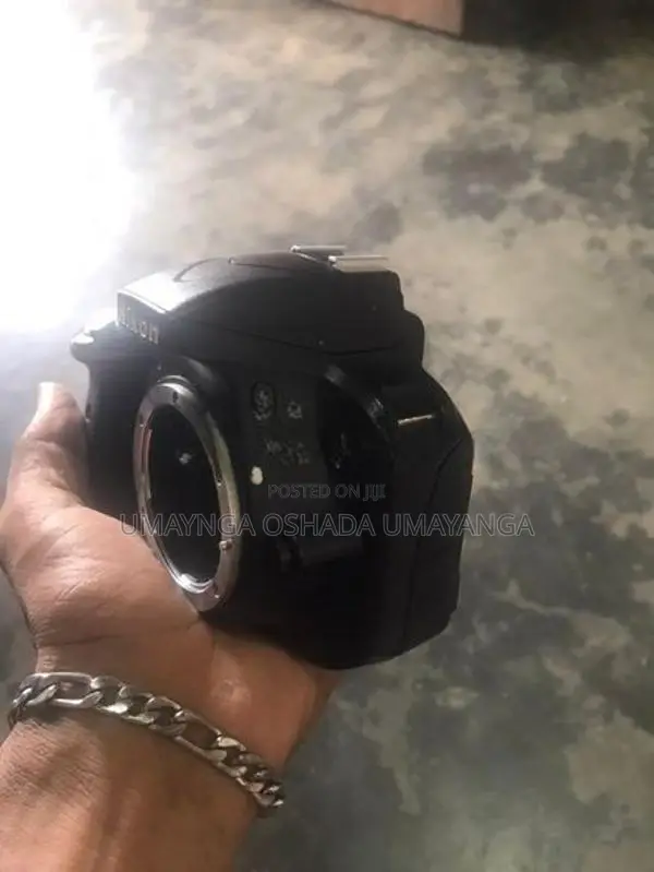 Nikon d Lens Ekyi. 24 Kit Ekayi Tajar