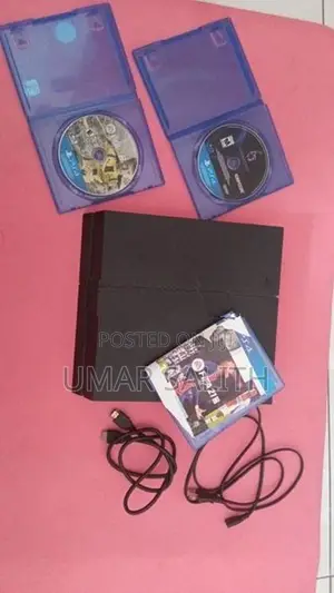 Sony PS4 Standard Edition