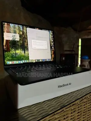 Apple MacBook Air M5