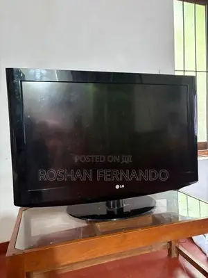 LG 32" TV - Black
