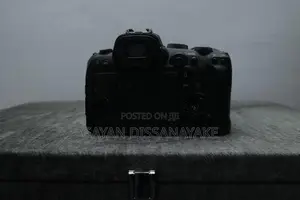 Canon EOS R6 Mirrorless Camera