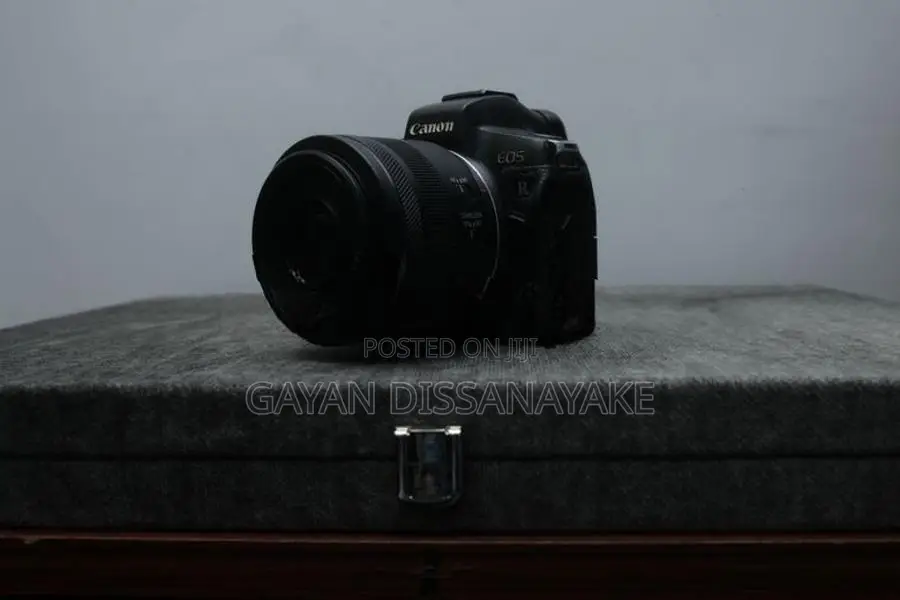 Canon EOS R Camera
