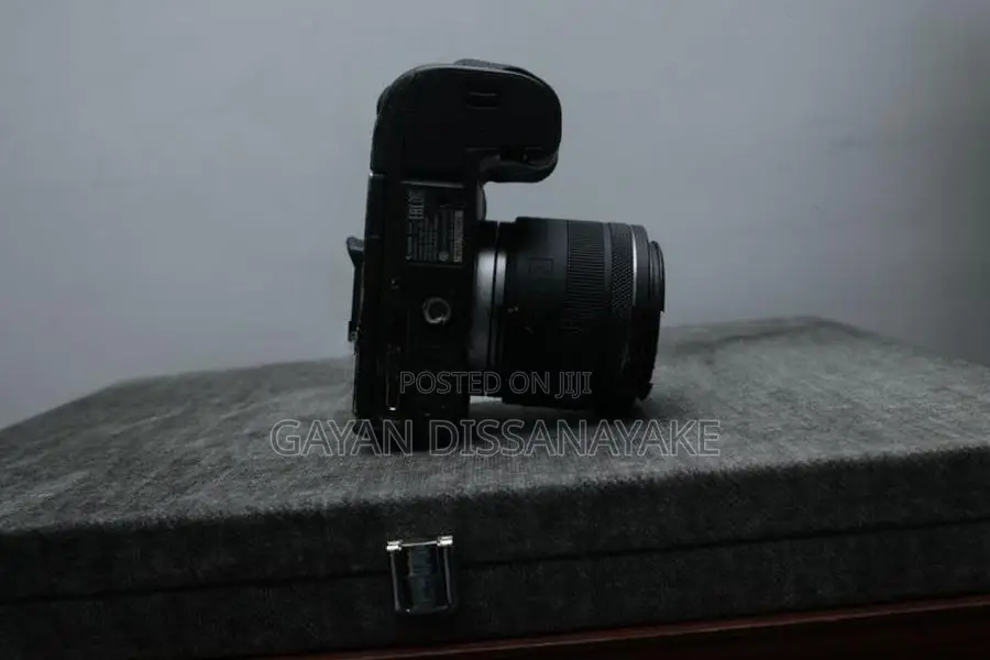 Canon EOS R Camera