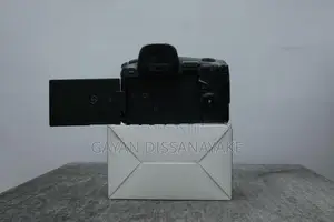 Canon EOS R Camera