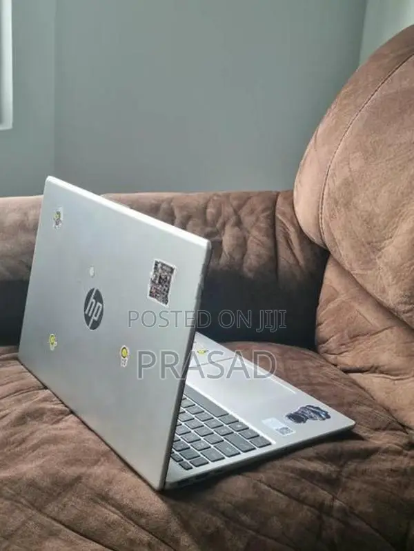 HP 15-Fc Laptop Ryzen 5 7520U 8GB DDR5 15.6" FHD Radeon Graphics