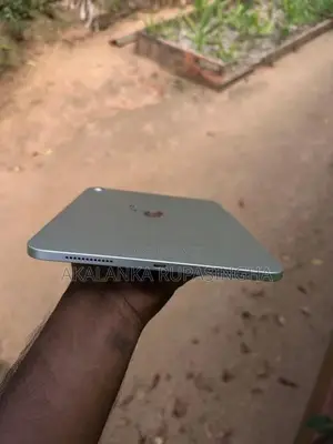 Apple IPad A16 (Used)