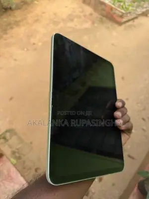 Apple IPad A16 (Used)