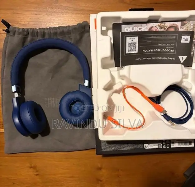 JBL Live 670NC Headphones