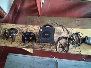 Nintendo Gamecube Full Set With 2 Controllers