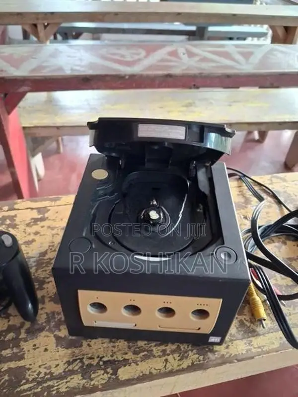 Nintendo Gamecube Full Set With 2 Controllers