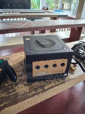Nintendo Gamecube Full Set With 2 Controllers