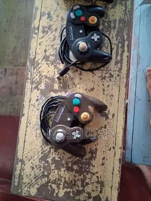 Nintendo Gamecube Full Set With 2 Controllers