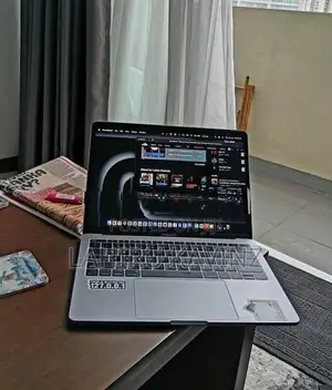 Apple MacBook i5