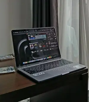 Apple MacBook i5