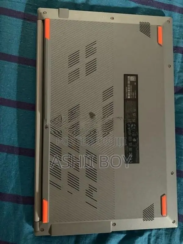 ASUS Color Grey මුදල් උවමානාවක් සදහා විකුනන ලදී