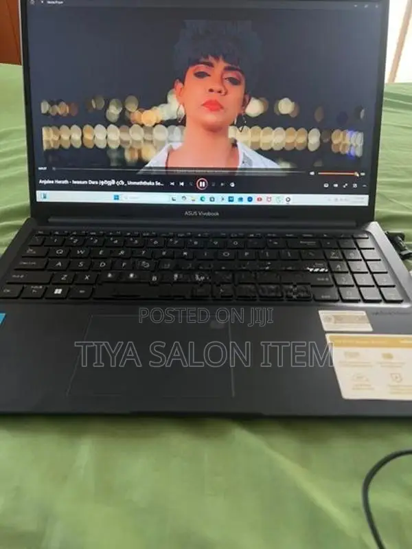 ASUS Vivobook 15