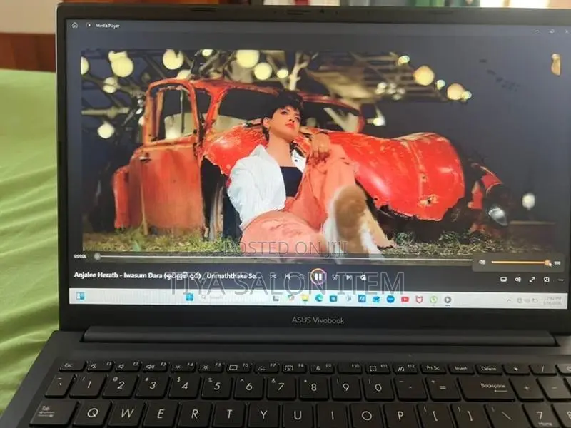 ASUS Vivobook 15