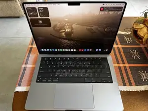 MacBook Pro 14” - 16GB/512GB