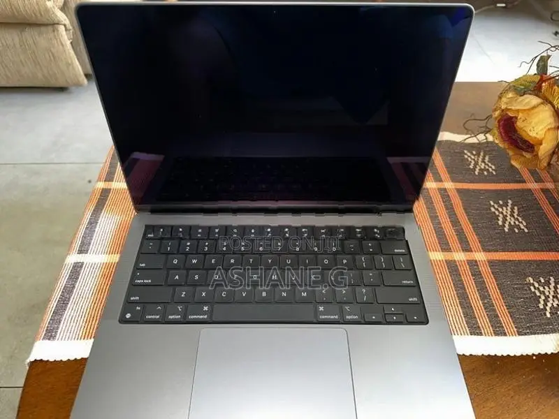 MacBook Pro 14” - 16GB/512GB