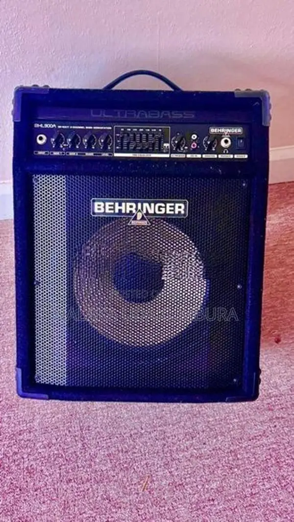 Behringer Ultra Sound Backing Amp