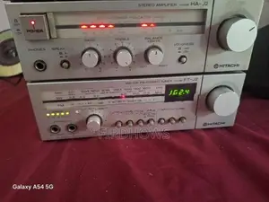 Hitachi Amplifier With Tuner