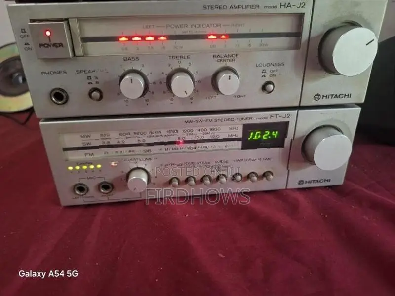 Hitachi Amplifier With Tuner