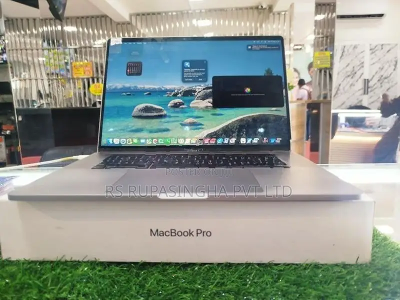 Apple Macbook Pro i7 16GB