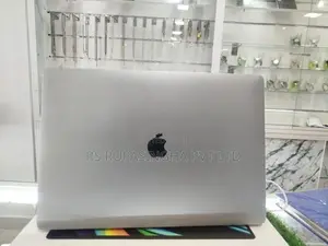 Apple Macbook Pro i7 16GB