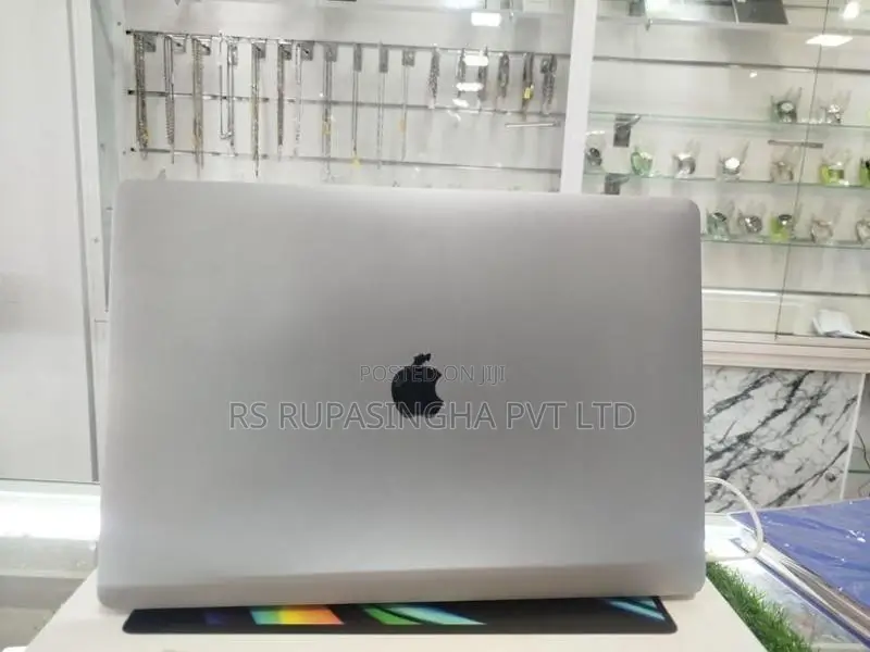 Apple Macbook Pro i7 16GB