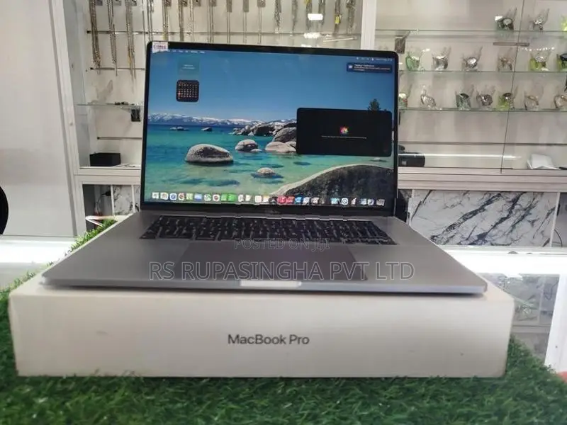 Apple Macbook Pro i7 16GB