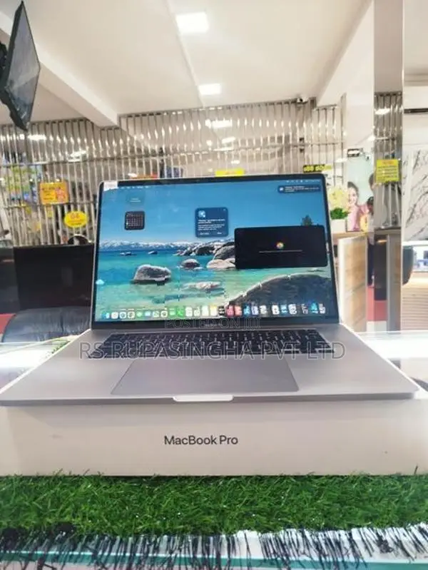 Apple Macbook Pro i7 16GB