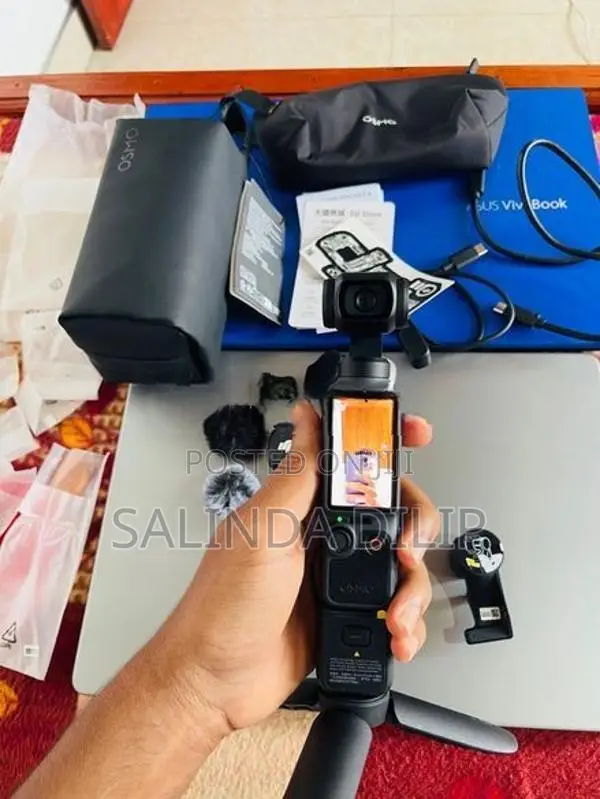 DJI Osmo Pocket 4 Creator Combo