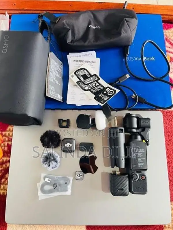 DJI Osmo Pocket 4 Creator Combo