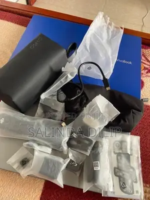 DJI Osmo Pocket 4 Creator Combo