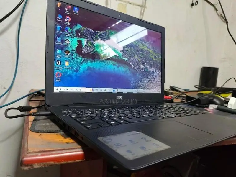 Dell Inspiron 15-3000 Intel Pentium Gold 8th Gen