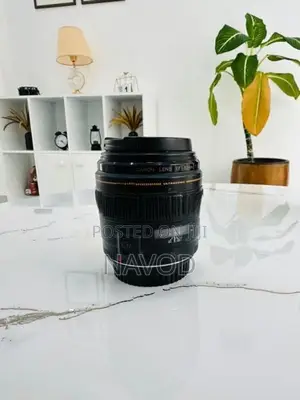 Canon 85mm 1.8 USM Lens