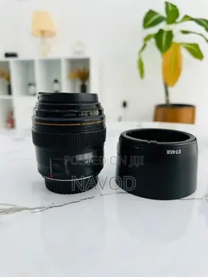 Canon 85mm 1.8 USM Lens