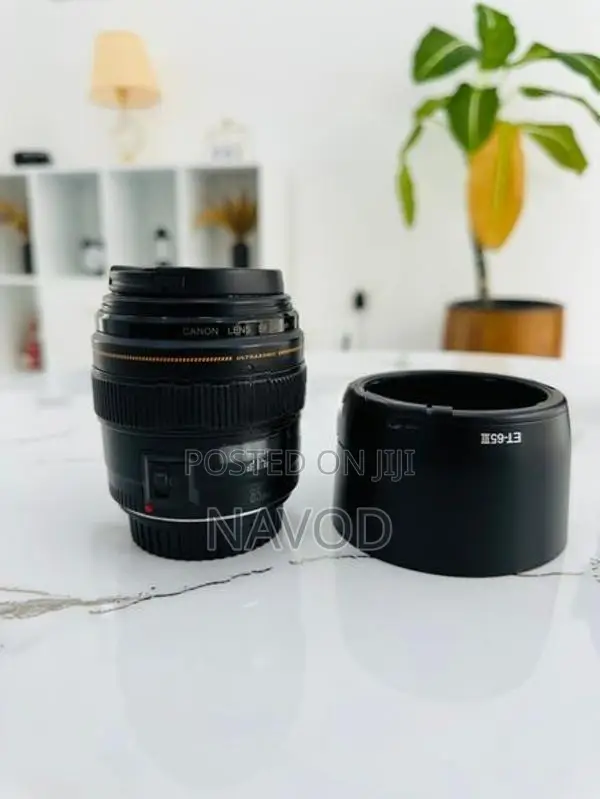 Canon 85mm 1.8 USM Lens