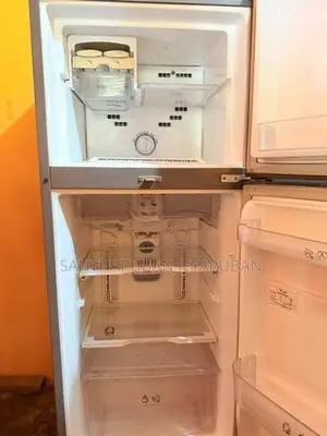 Whirlpool Refrigerator 220L