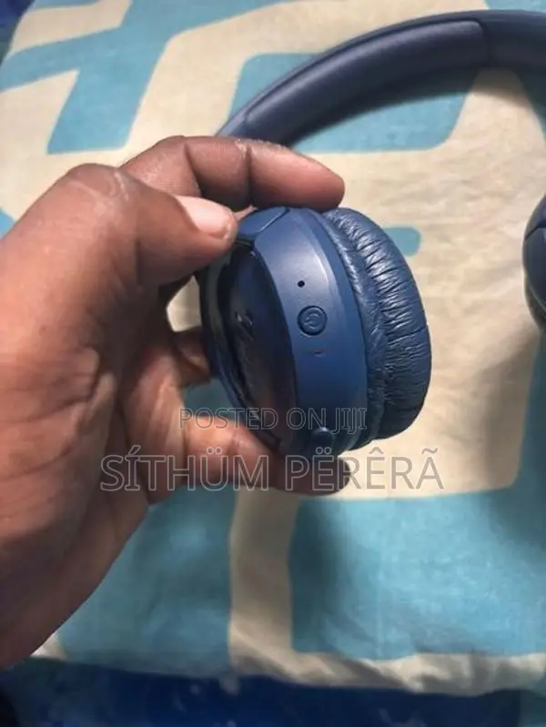 JBL 520BT Headphones