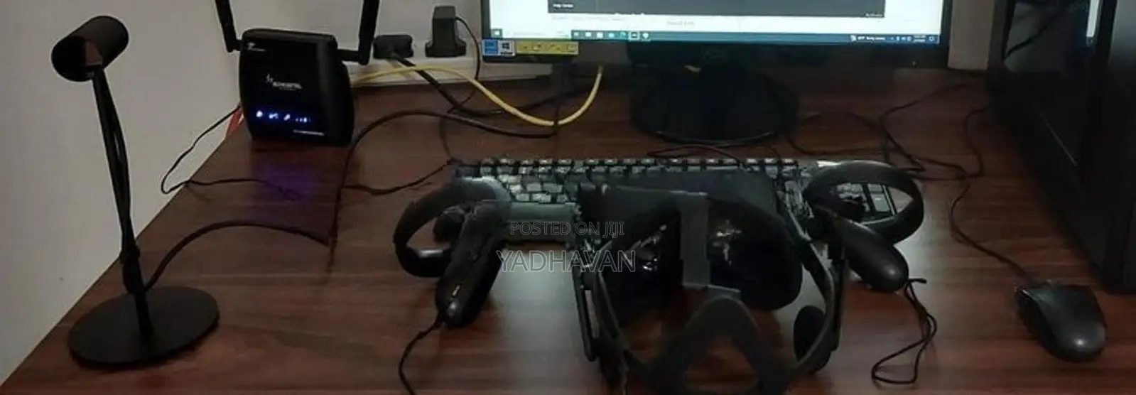 Oculus Rift CV1 Full Kit Box Fully Functional