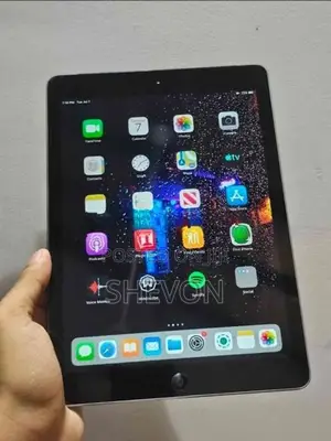 Apple iPad Air 1st Gen 32GB
