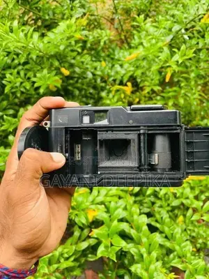 Yashica Mf2